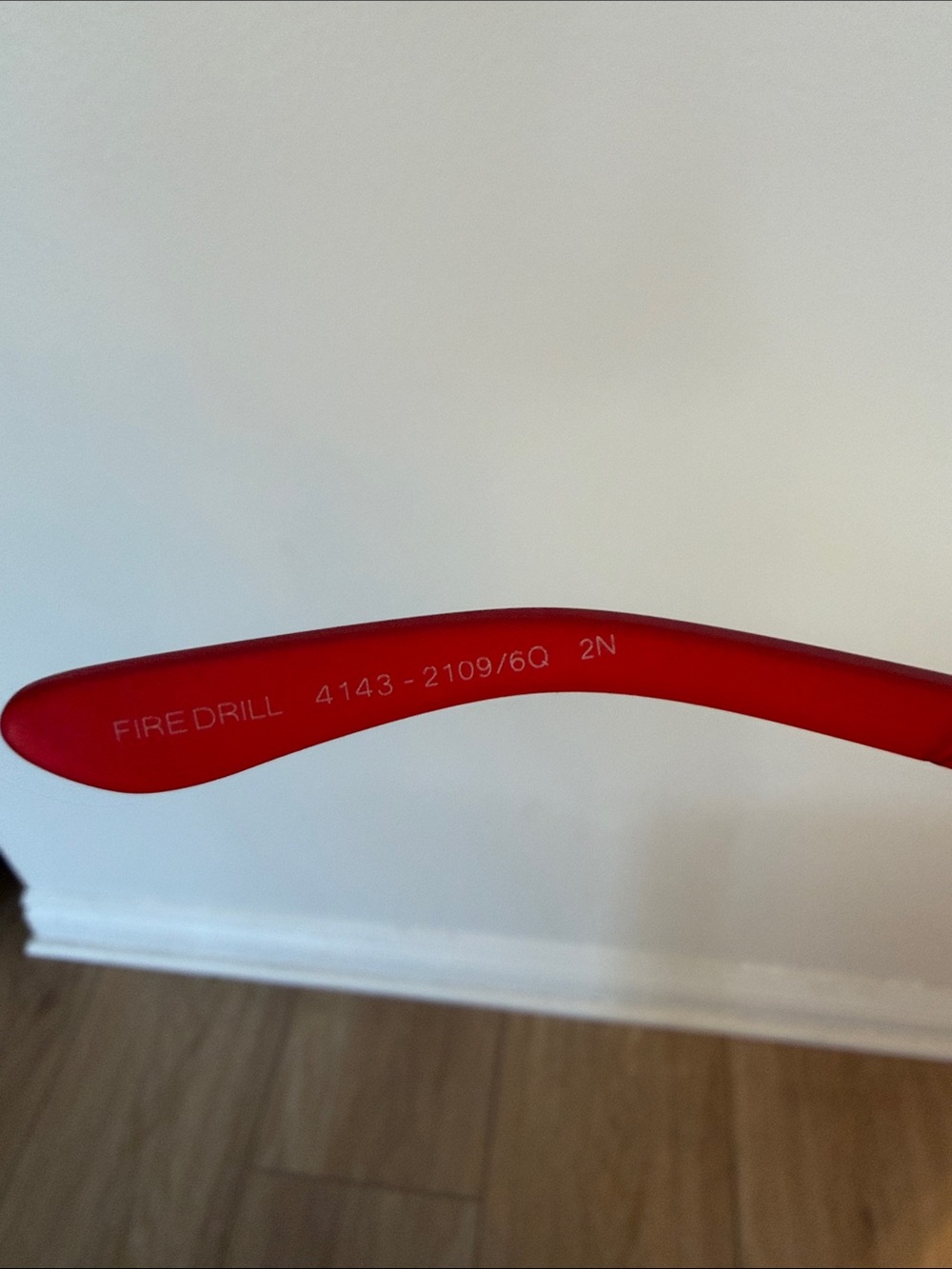 Arnette Red Temple Tip Sunglasses - Picture 3 of 8